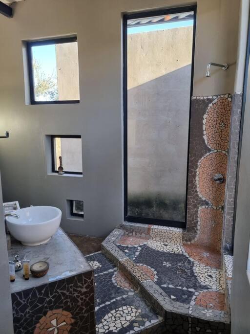 Hackberry House Black Thorn Cottage, Off Grid Khemsbok 외부 사진