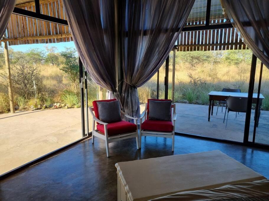 Hackberry House Black Thorn Cottage, Off Grid Khemsbok 외부 사진