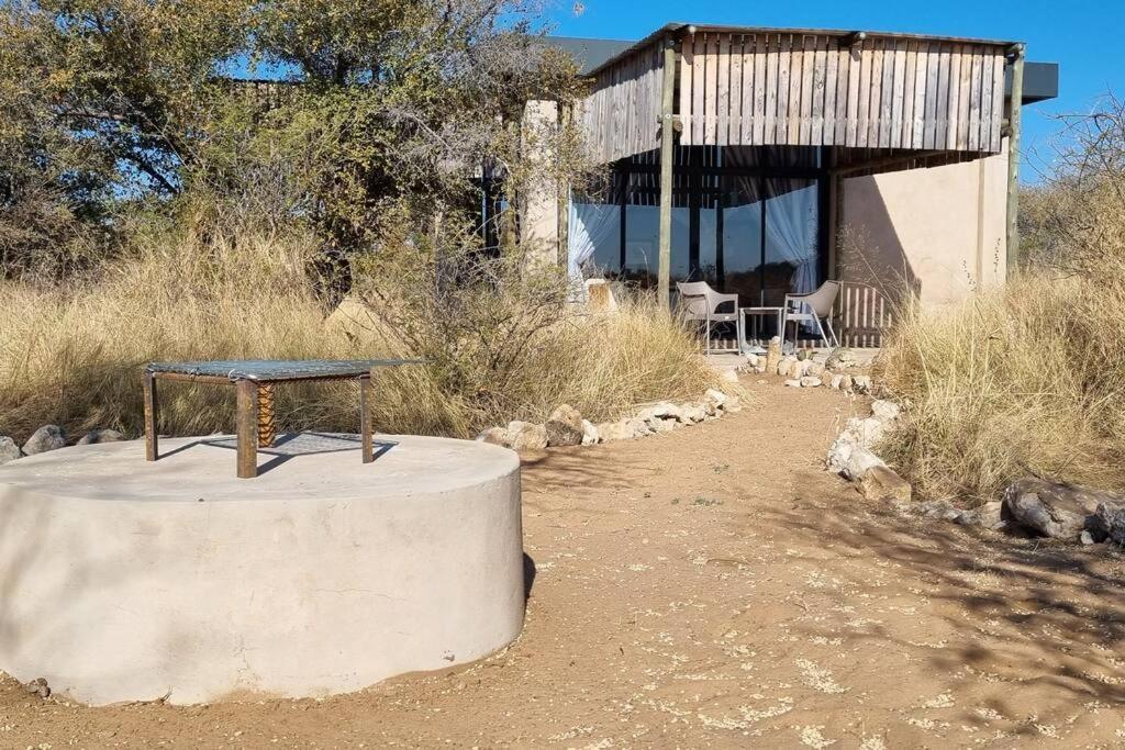 Hackberry House Black Thorn Cottage, Off Grid Khemsbok 외부 사진